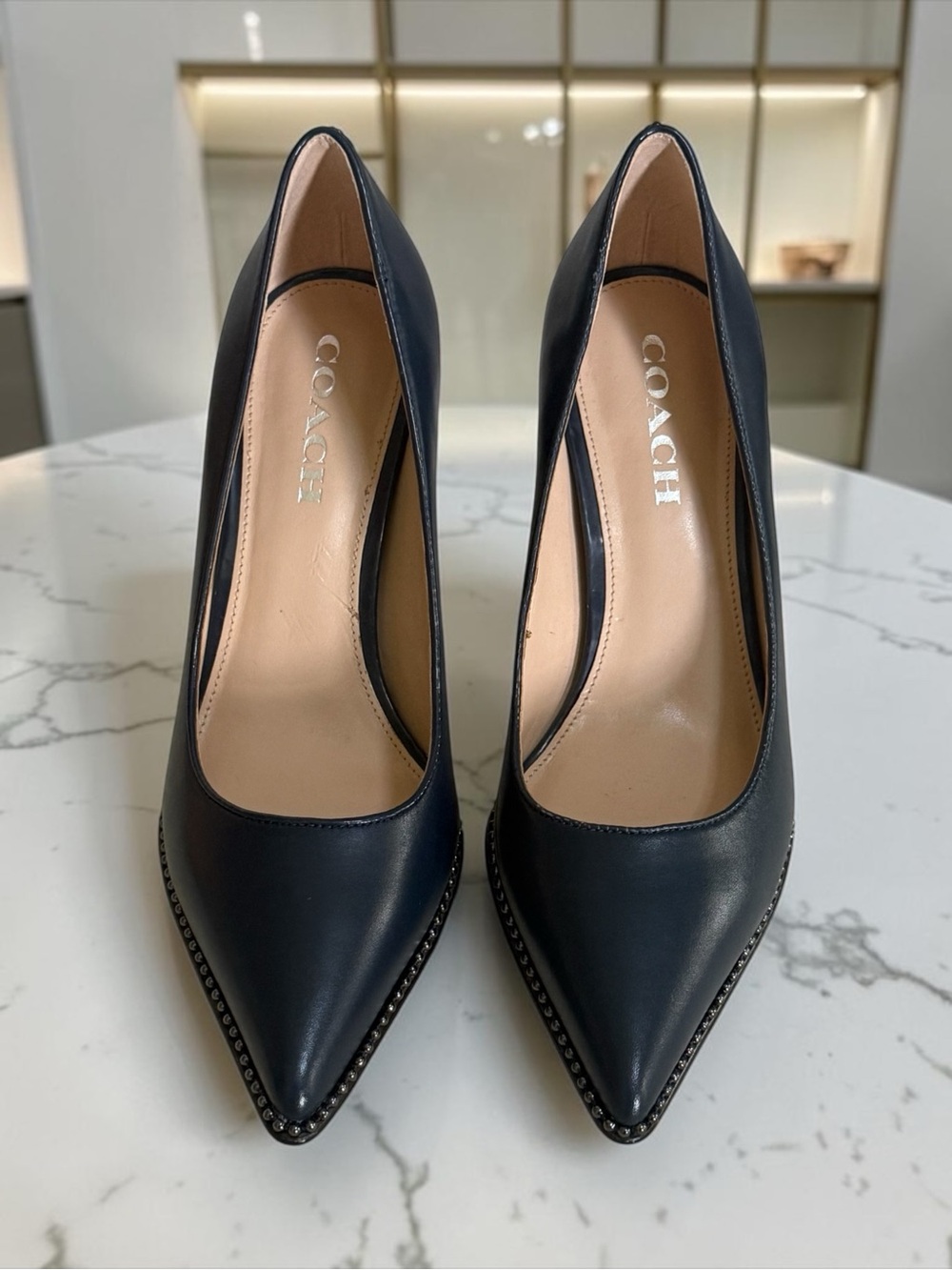 COACH Waverly Navy Leather Pointed-Toe Pumps w Ball Chain Trim! Size 8.5 EUC!! - Picture 8 of 15